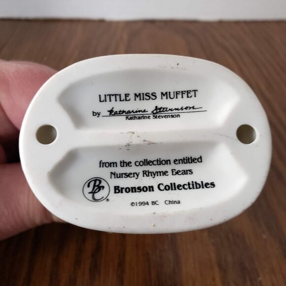 Little Miss Muffet Nursery Rhyme Porcelain Figurine Bronson Collectibles 1994 - Picture 6 of 6